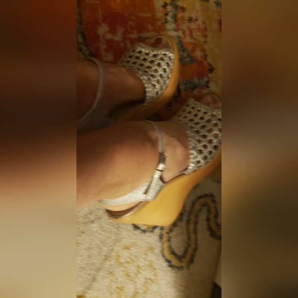 THEORY WOVEN SILVER LEATHER WEDGES NIB SIZE 10 FABULOUS - Picture 7 of 7